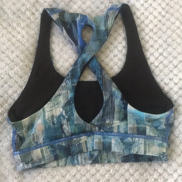 Lululemon Sz 2 - Picture 2 of 3